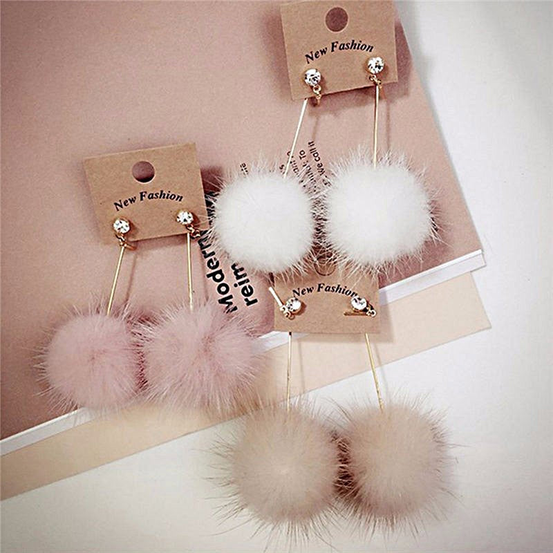 Pom Pom Dangling Earrings