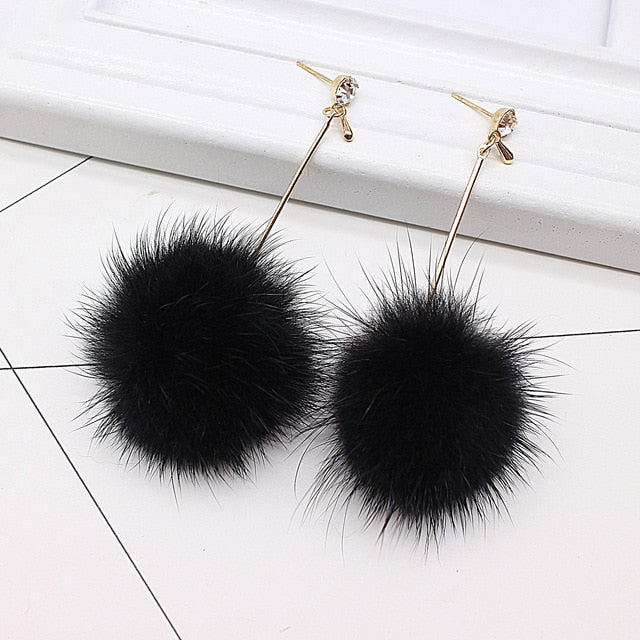 Pom Pom Dangling Earrings